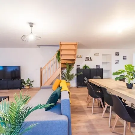 펜션 Belle Maison Pour 12 Personnes Cote De Granit Rose 플뢰뮈르보두