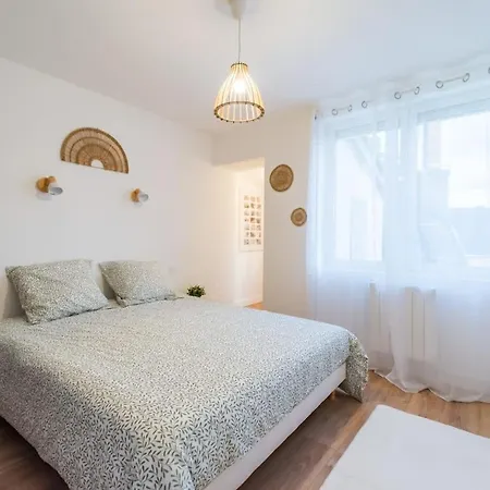 Belle Maison Pour 12 Personnes Cote De Granit Rose 펜션