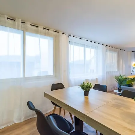 Belle Maison Pour 12 Personnes Cote De Granit Rose *