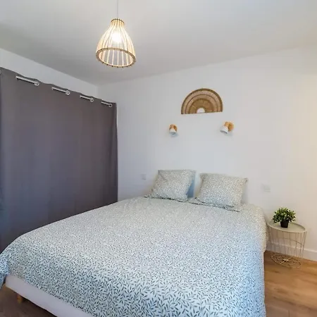 Belle Maison Pour 12 Personnes Cote De Granit Rose 펜션 *